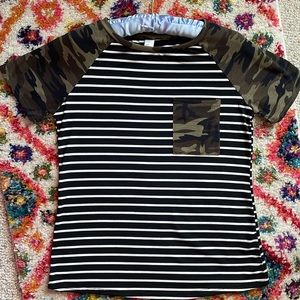 🆕♠️Stripped Camo Tee♠️🆕